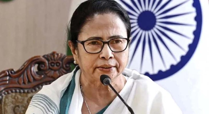 নিজ আসনেই ৫৩৮ ভোটে পিছিয়ে মমতা